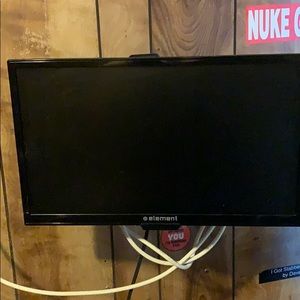 Element 32” flatscreen with WiFi connectivity